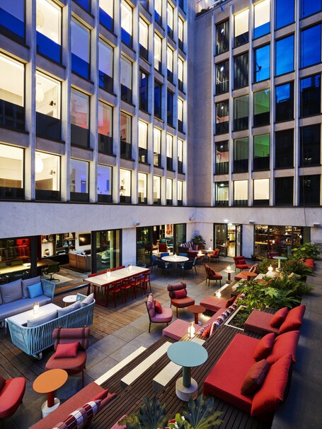 citizenM Paris Champs Elysees - Image 17