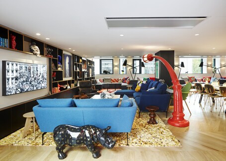 citizenM Paris Champs Elysees - Image 25