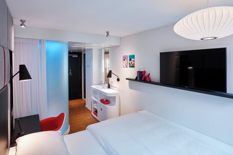citizenM Paris Champs Elysees - Image 9