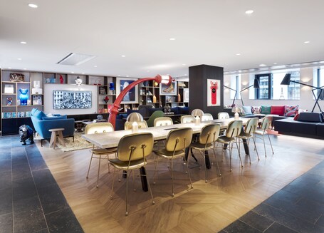 citizenM Paris Champs Elysees - Image 42