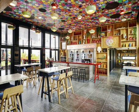 citizenM Paris Champs Elysees - Image 4