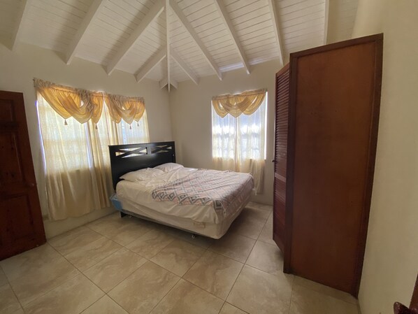 2 habitaciones, tabla de planchar con plancha y wifi 