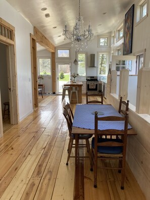 Dining - New home with mountain views! Great for trail side biking. Monthly discount. (Burke)