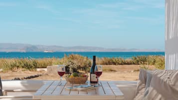 Elegant 2 Bedroom House with sea view | Roupas de cama premium, camas Select Comfort, cofres nos quartos