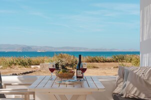 Elegant 2 Bedroom House with sea view | Roupas de cama premium, camas Select Comfort, cofres nos quartos