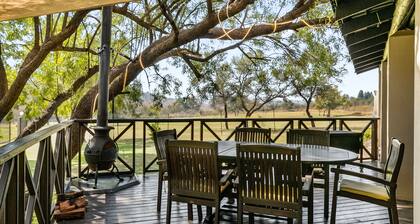 Peaceful and Private - Luxury Self Catering Home in Lanseria