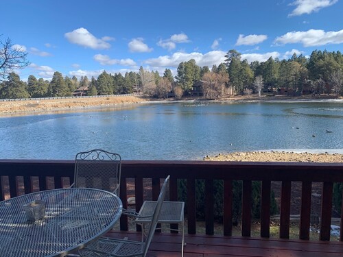 Serene Condo by the Lake