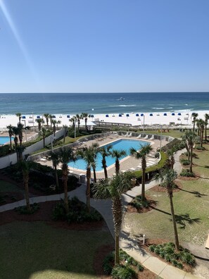 Innendørsbasseng og utendørsbasseng