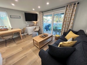 Smart TV - Laughing Gull at Shorebirds 3min walk to beach Sunsets! Kayaks Bikes and More! (Englewood)