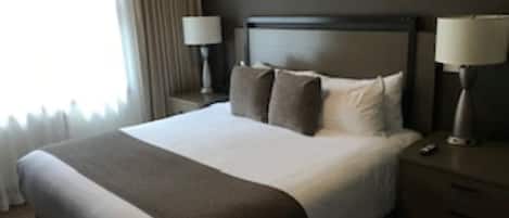 3 bedrooms, in-room safe, iron/ironing board, WiFi