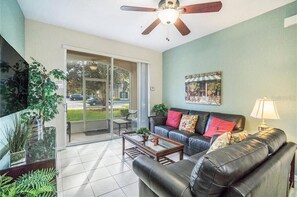 Smart TV, video games, DVD player, ping pong - Luxury, Direct Entry Condo 2BR-2BA - Windsor Hills - Only 2 miles to Disney (Kissimmee)