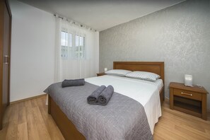 7 Schlafzimmer, Bügeleisen/Bügelbrett, Internetzugang, Bettwäsche