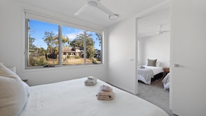 6 chambres, bureau, Wi-Fi, draps fournis