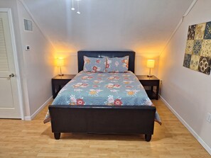 1 bedroom, iron/ironing board, free WiFi, bed sheets - Escape to the Country Penthouse (Dickson)