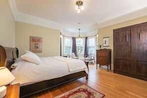 4 bedrooms, free WiFi, bed sheets