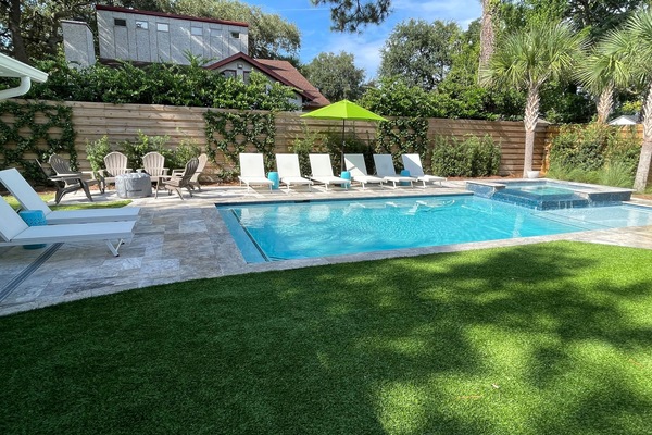 Outdoor pool, a heated pool