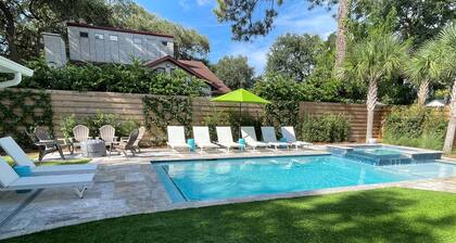 The Palm - East Beach Private Retreat - Saltwater Pool, Hot Tub, Beach Access!
