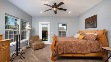 3 makuuhuonetta, silitysrauta/-lauta, vauvan matkasänky, ilmainen Wi-Fi