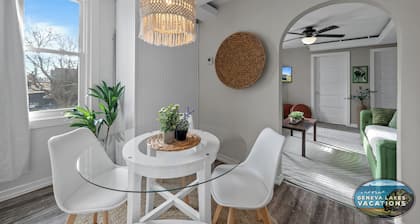 Broad St Earth Suite |Amazing Location in the Heart of Town |Parking Available |King & Queen Bedroom