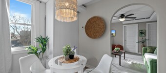 Broad St Earth Suite |Amazing Location in the Heart of Town |Parking Available |King & Queen Bedroom