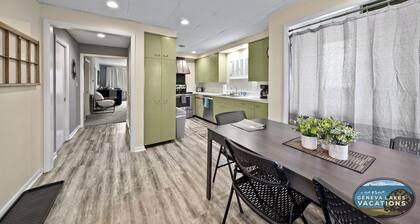 Broad Street Suite 3|Parking for 3 Vehicles |Walkable |Boho Inspired |Full Kitchen |Huge Living Room