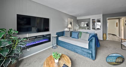 Broad Street Suite 3|Parking for 3 Vehicles |Walkable |Boho Inspired |Full Kitchen |Huge Living Room
