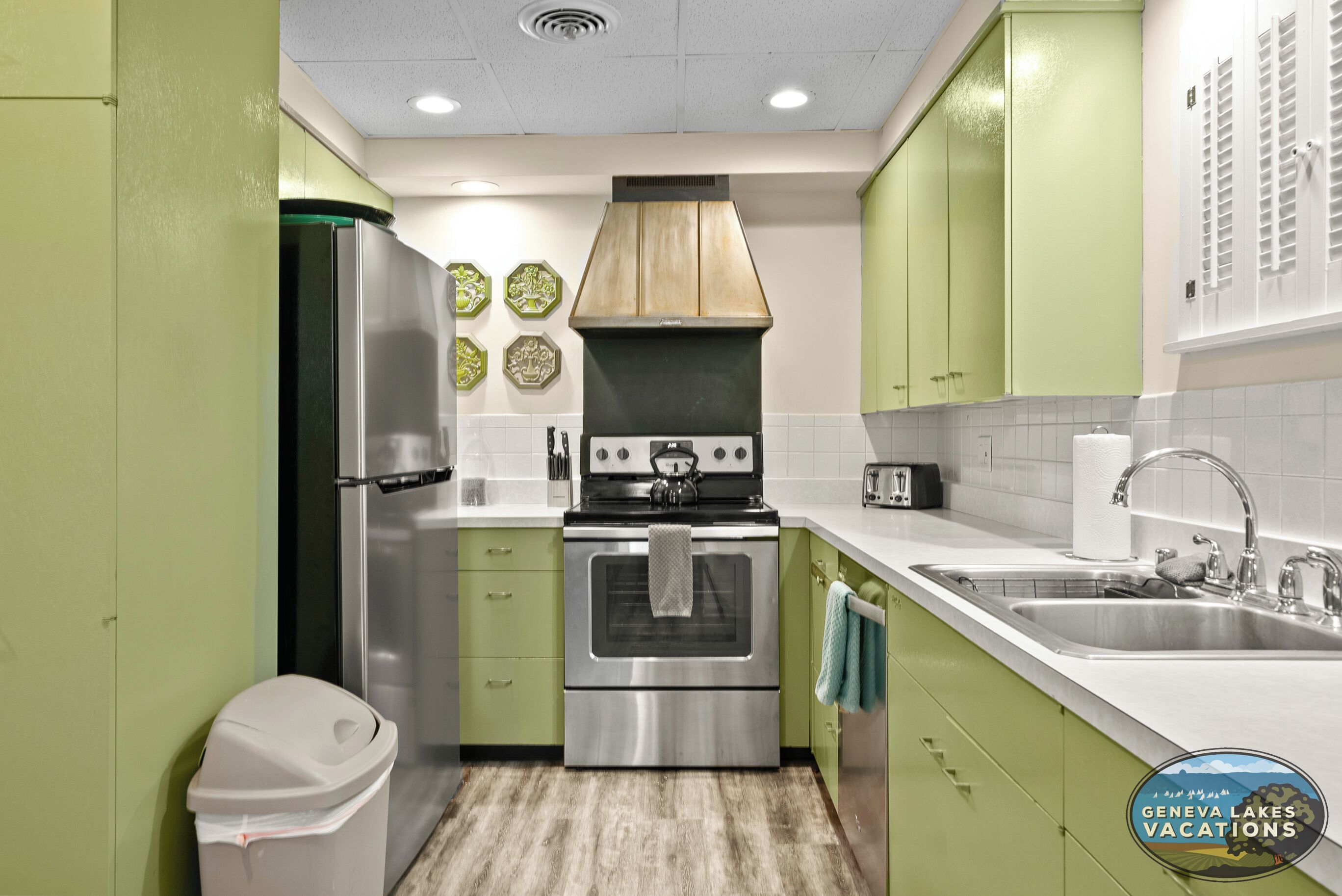 Refrigerador, microondas, horno, placa de cocina