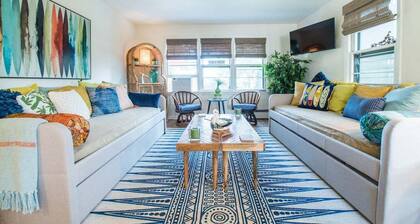 Geneva Beach House Geneva Suite |1st Floor |Walk to the Lake |Shared Backyard |Parking