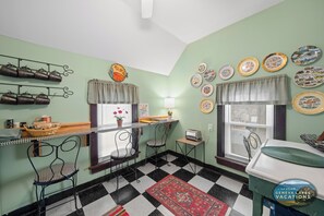 Interior - Lost Oak on Center |Upper Level Apartment in Historic Home |Downtown Lake Geneva |On-Site Parking (Lake Geneva)