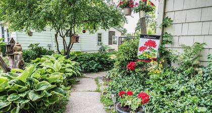 Lost Oak on Center |Upper Level Apartment in Historic Home |Downtown Lake Geneva |On-Site Parking