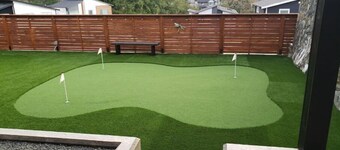 Bachelor's Green Oasis: With Putting Green