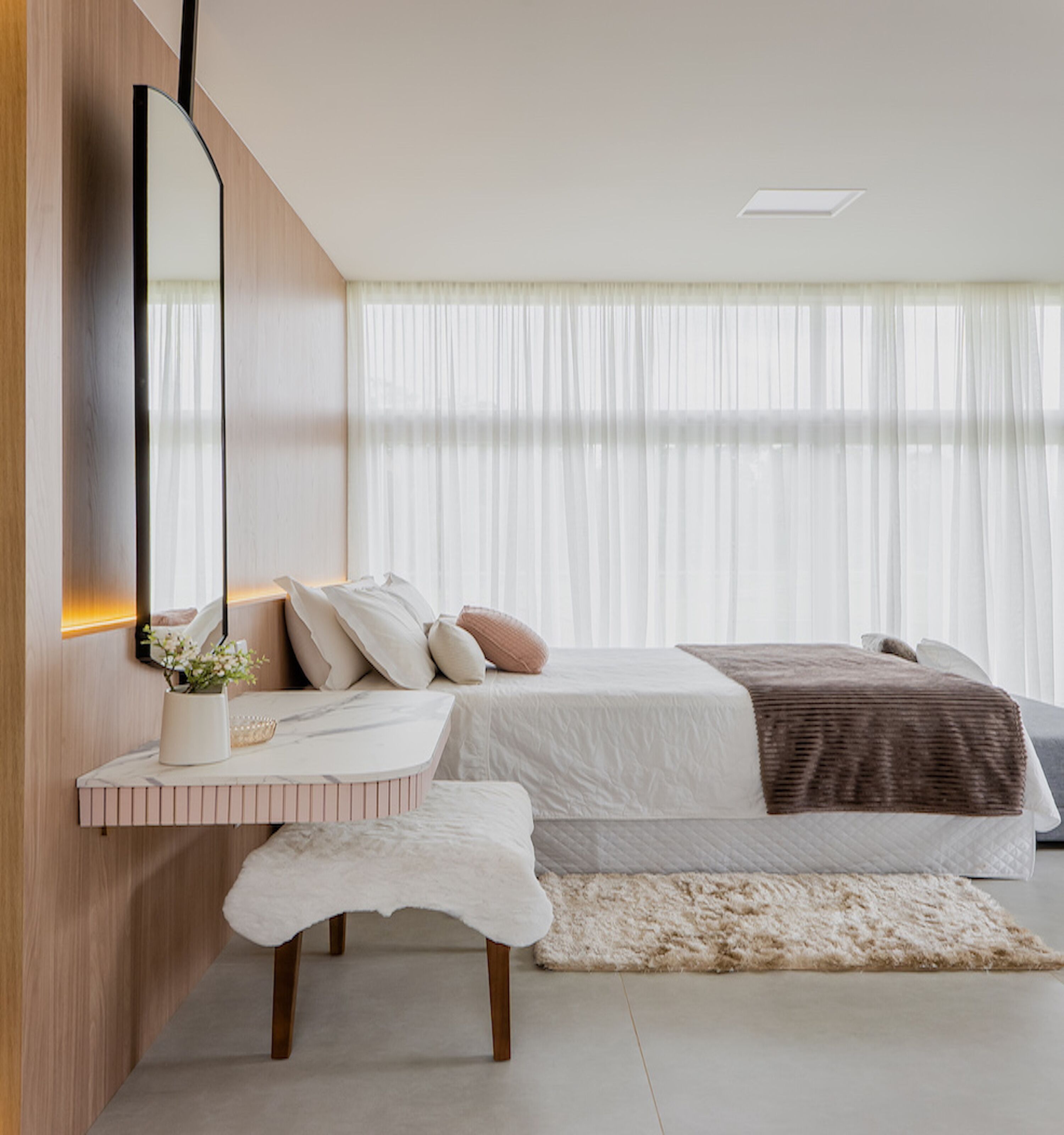 Hypo-allergenic bedding, free minibar items, individually decorated