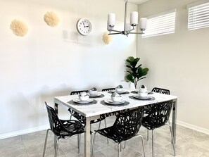 Dining - ✿Lake View✿FREE WATER PARK 3b2b Condo ✿Disney world vacation home✿Baby Friendly (Kissimmee)