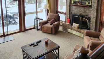 Smart TV, fireplace, DVD player