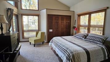 3 bedrooms, desk, iron/ironing board, free WiFi