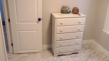 4 bedrooms, free WiFi, bed sheets