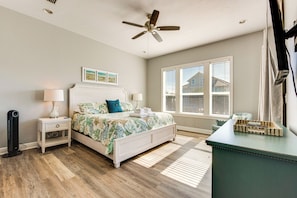 5 bedrooms, laptop workspace, iron/ironing board, Internet