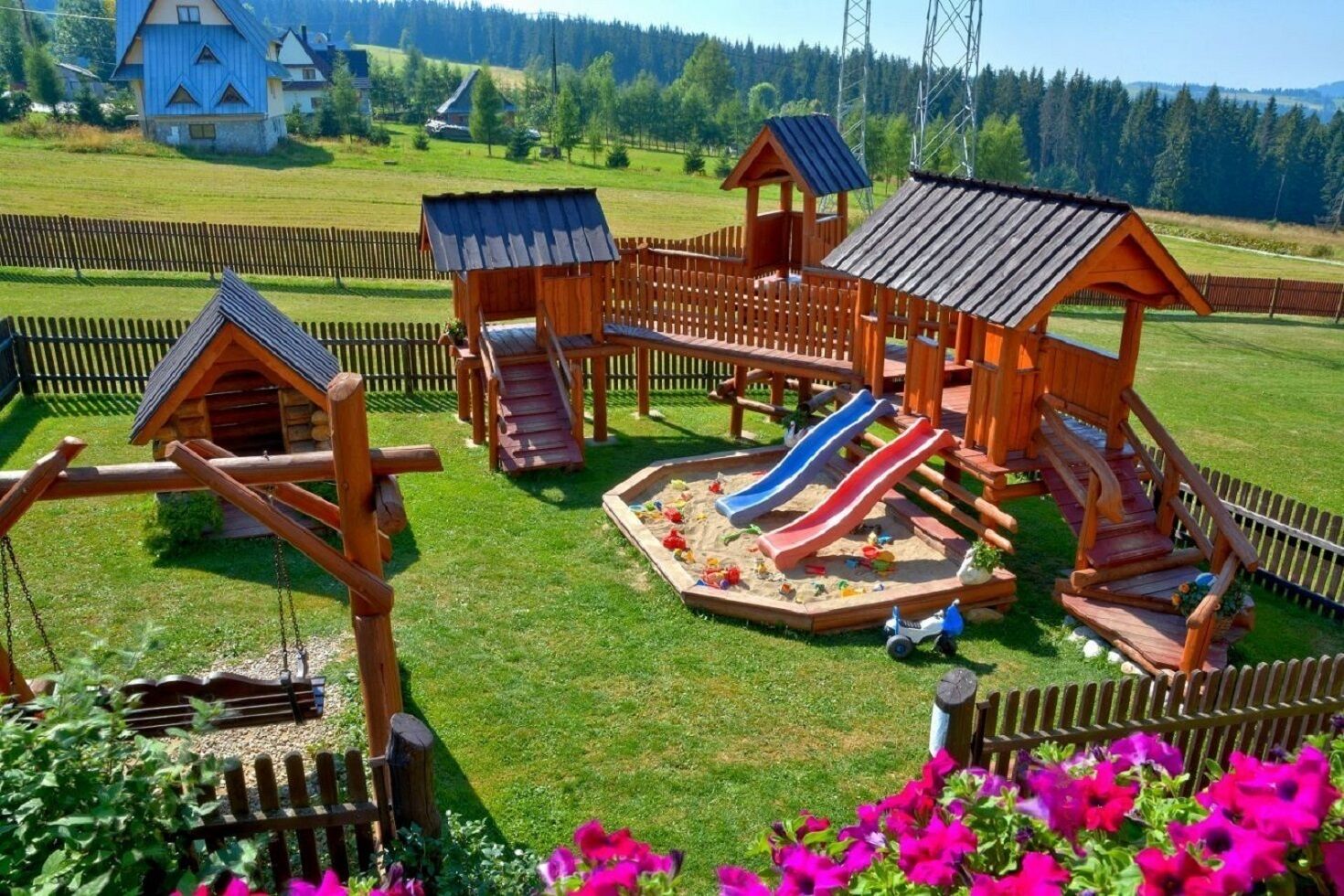 Children’s play area – outdoor
