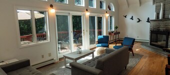 Catskills Lakefront Escape with Hot Tub