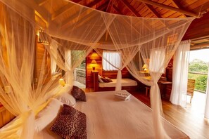 1 bedroom, iron/ironing board, WiFi, bed sheets - Jungle Treehouse w/ Daily Breakfast, WiFi + Views (Cobano)