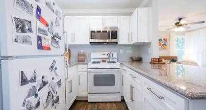 Charming Garage Apartment