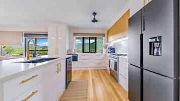 Micro-ondes, lave-vaisselle