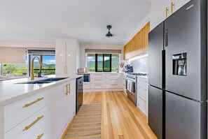 Microwave, dishwasher