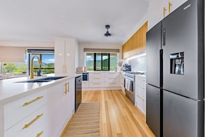 Microwave, dishwasher