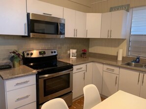 Family House | Private kitchen - Casa del Campo (Adjuntas)