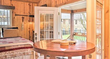 'The Boat House' Creekside Escape in Hot Springs!