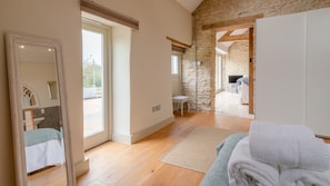 1 bedroom, iron/ironing board, travel cot, free WiFi