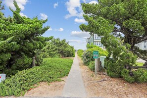 المنطقة المحيطة بالمنشأة