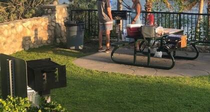 LOVELY DESIGNER COTTAGE!   3 MIN WALK TO THE BEACH AND HEISLER PARK!