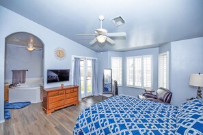 4 bedrooms, desk, iron/ironing board, free WiFi